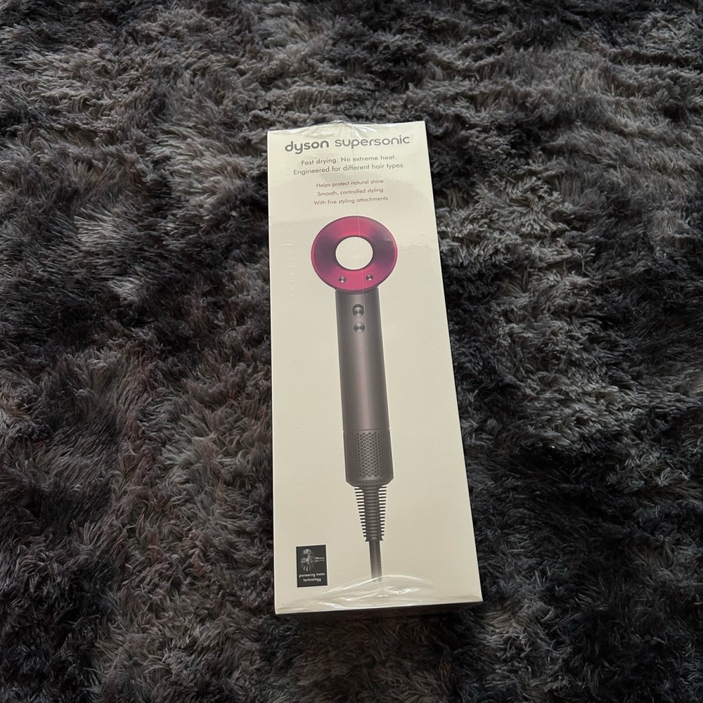 Dyson Supersonic Hair Dryer in Fuchsia and Gray